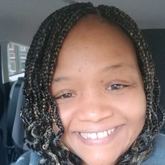 Meet your Posher, Lauren - Picture 1 of 1